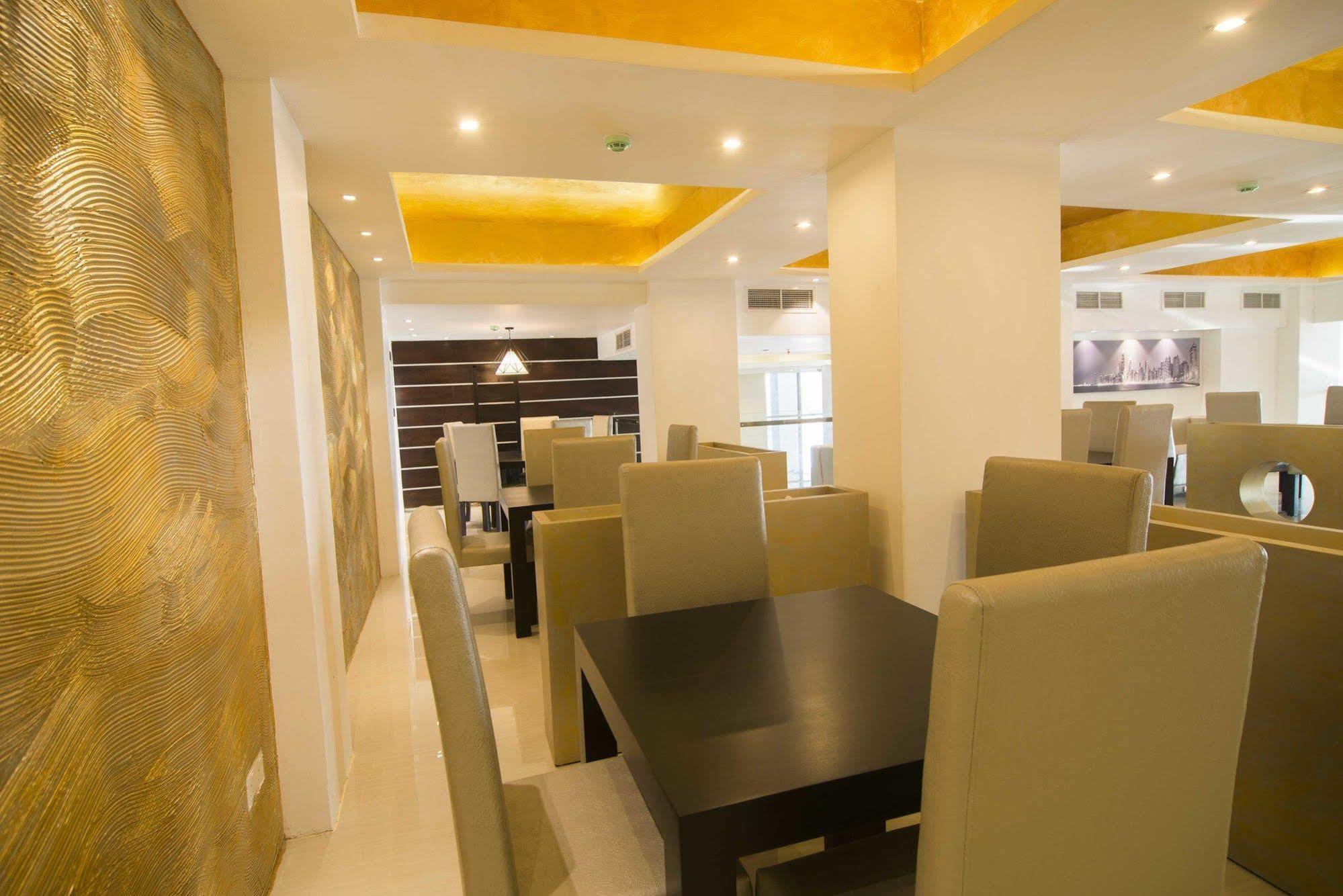 Platinum One Suites Colombo Exterior foto