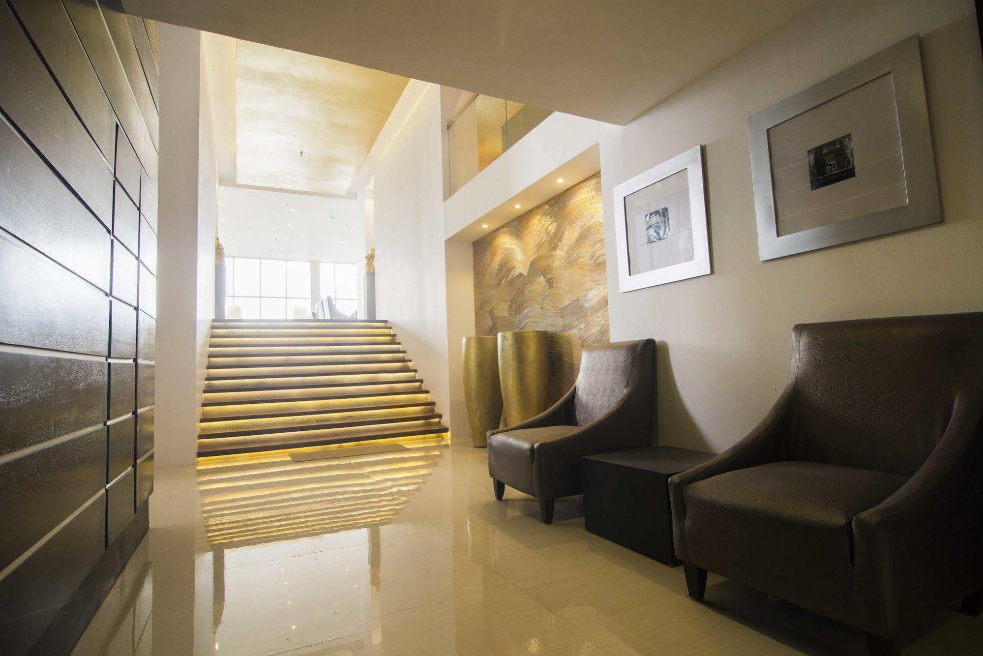 Platinum One Suites Colombo Exterior foto